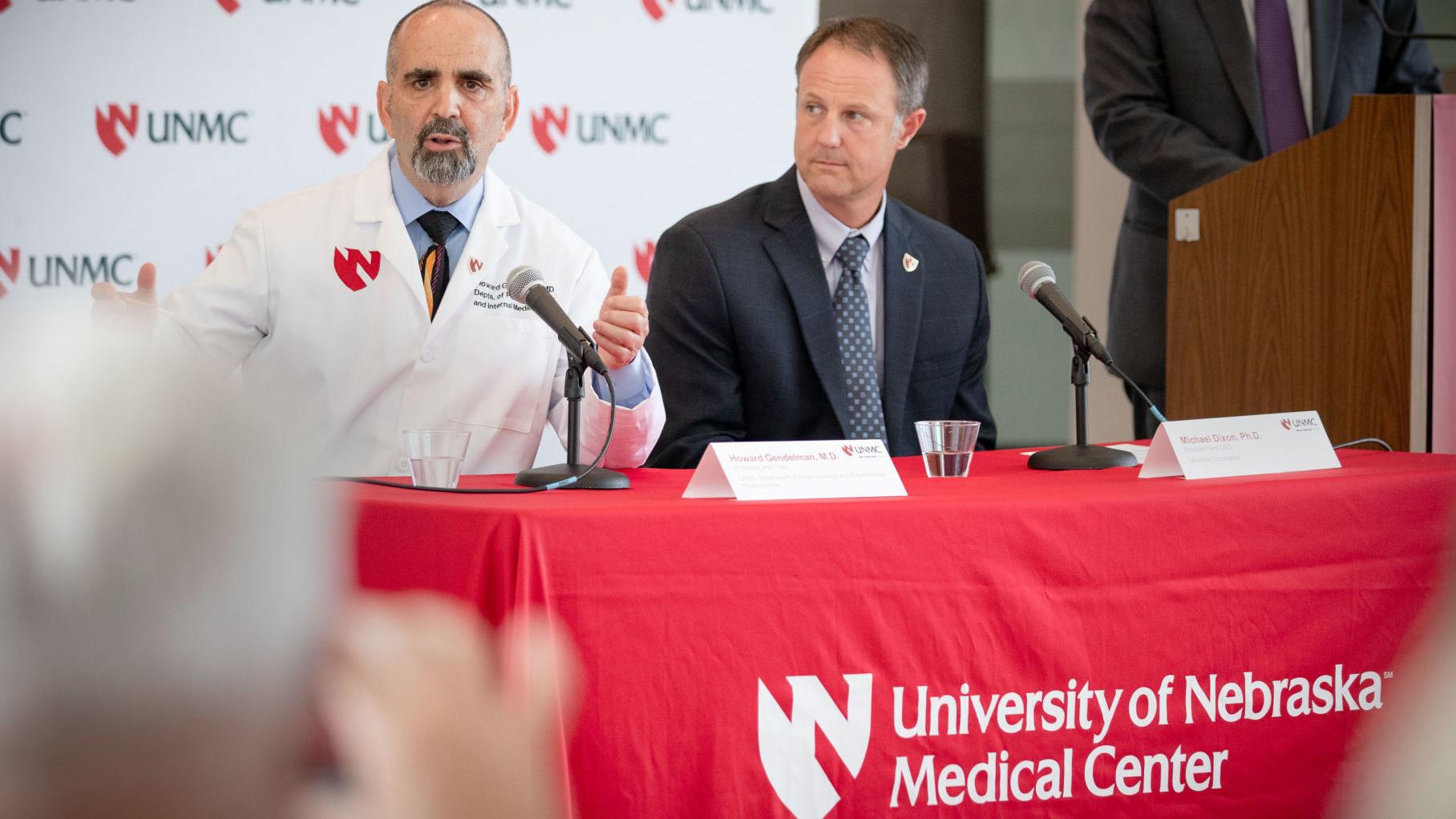 UNMC researchers develop 'molecular scissors' to target HIV